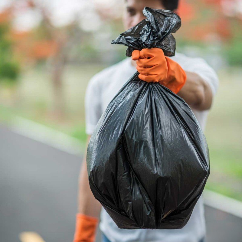 32 Pcs Black Garbage Bag Roll. - Easy Wholesale