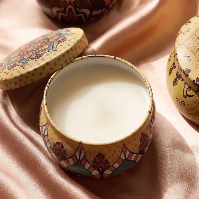 Elegant Floral Design Scented Candle
