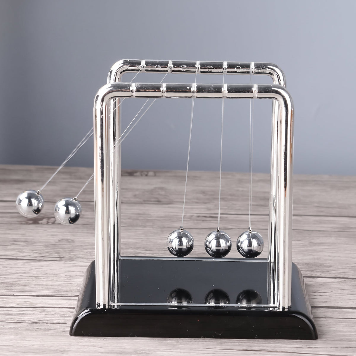 5-Ball Newton Cradle Physics Desk Toy
