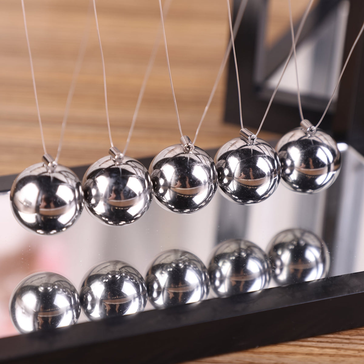 5-Ball Newton Cradle Physics Desk Toy