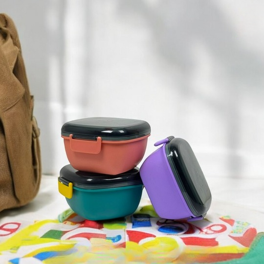 Square Airtight Lunch Box With Spoon 700ml