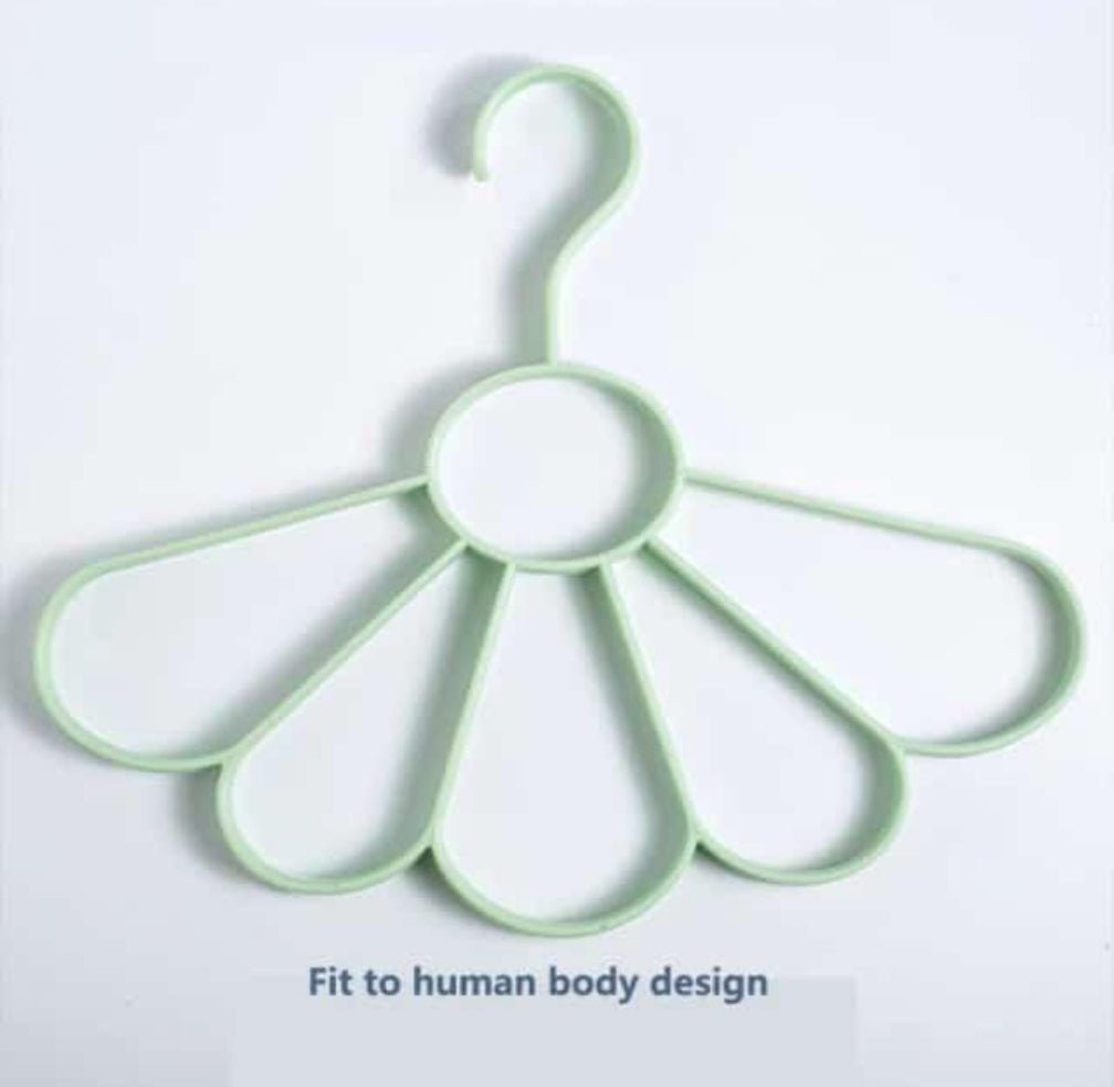Flower Design 5 Ring Multipurpose Hanger - Easy Wholesale